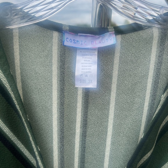 Green stripped cosmic beauty romper shorts with short sleeves size 3X romper - Picture 4 of 4